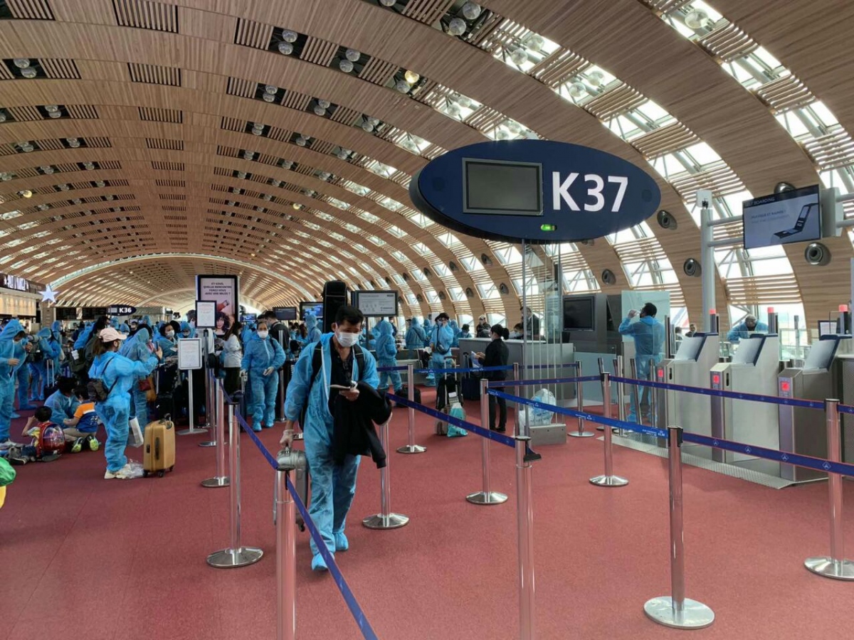 Đưa gần 280 công dân Việt Nam từ Pháp, Ma Rốc và Chile về nước | VOV.VN